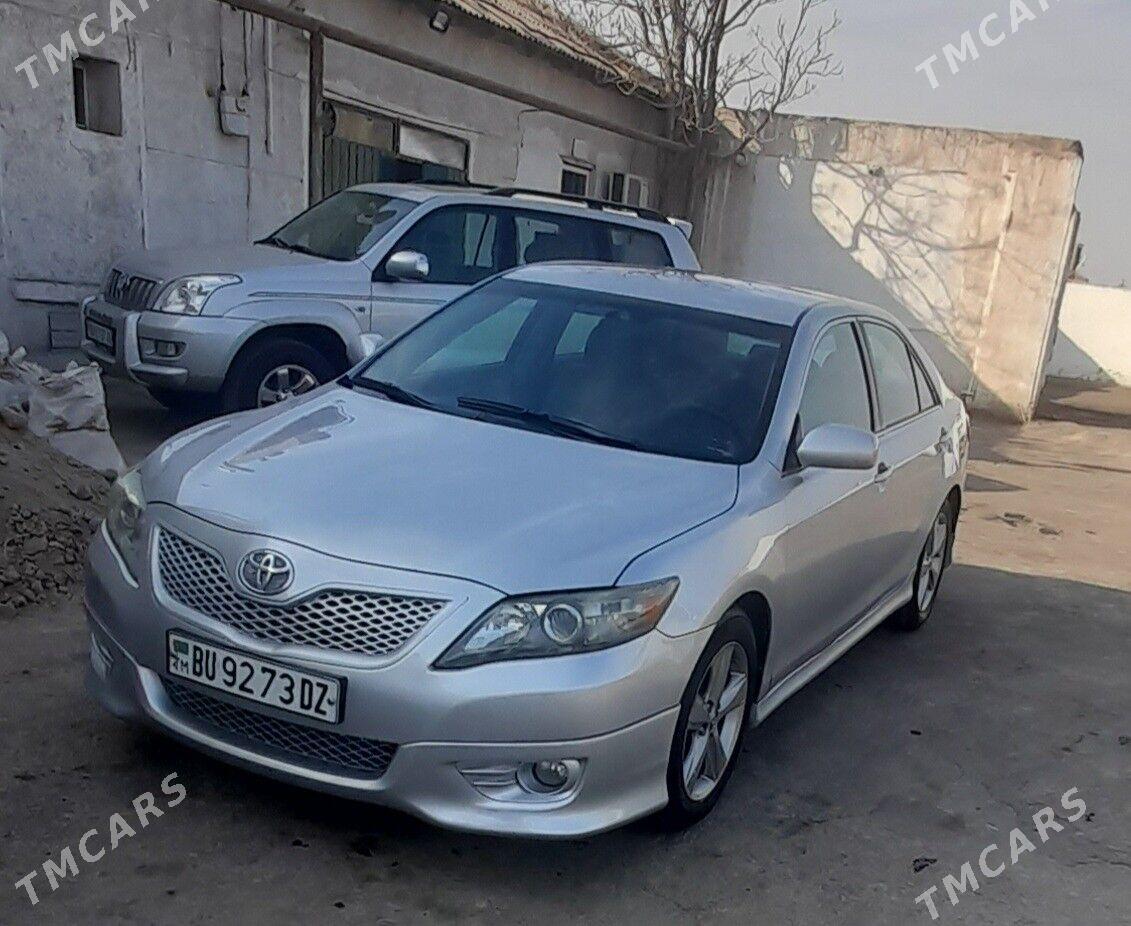 Toyota Camry 2010 - 200 000 TMT - Дашогуз - img 4