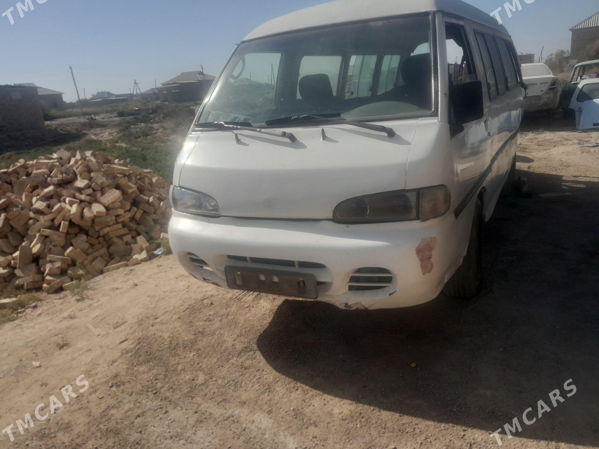 Toyota Hiace 2003 - 60 000 TMT - Baýramaly - img 3