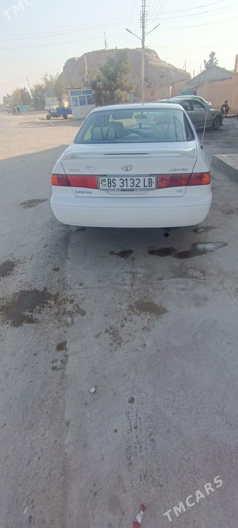 Toyota Camry 2000 - 140 000 TMT - Kerki - img 3