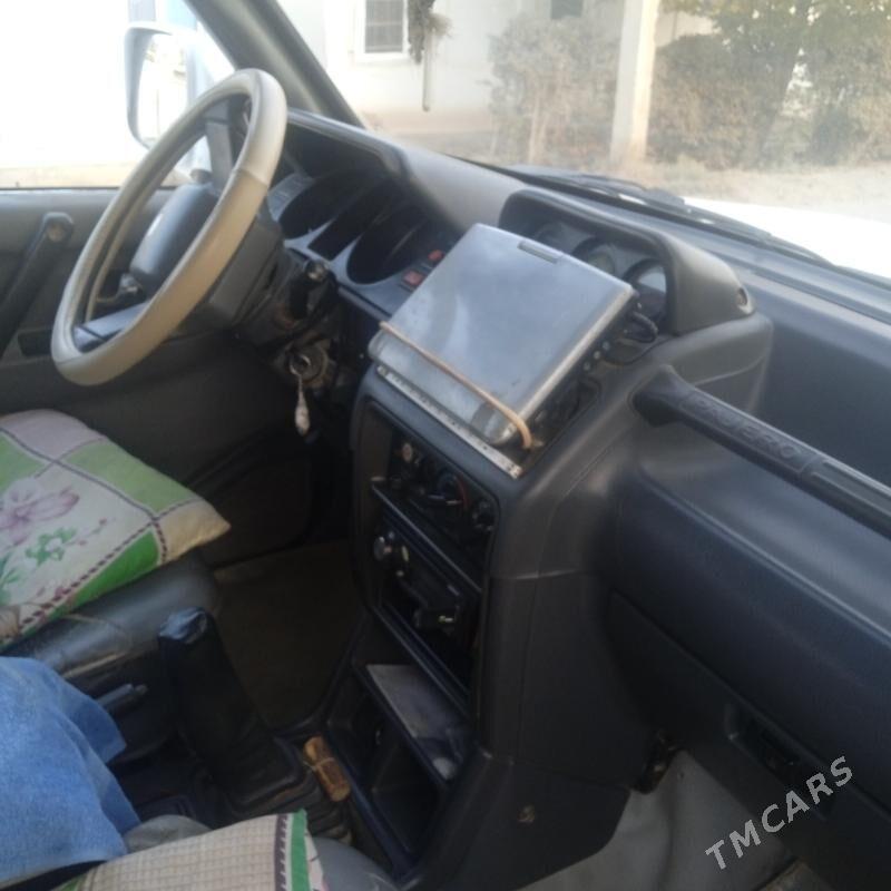 Mitsubishi Pajero 2000 - 95 000 TMT - Tejen - img 3