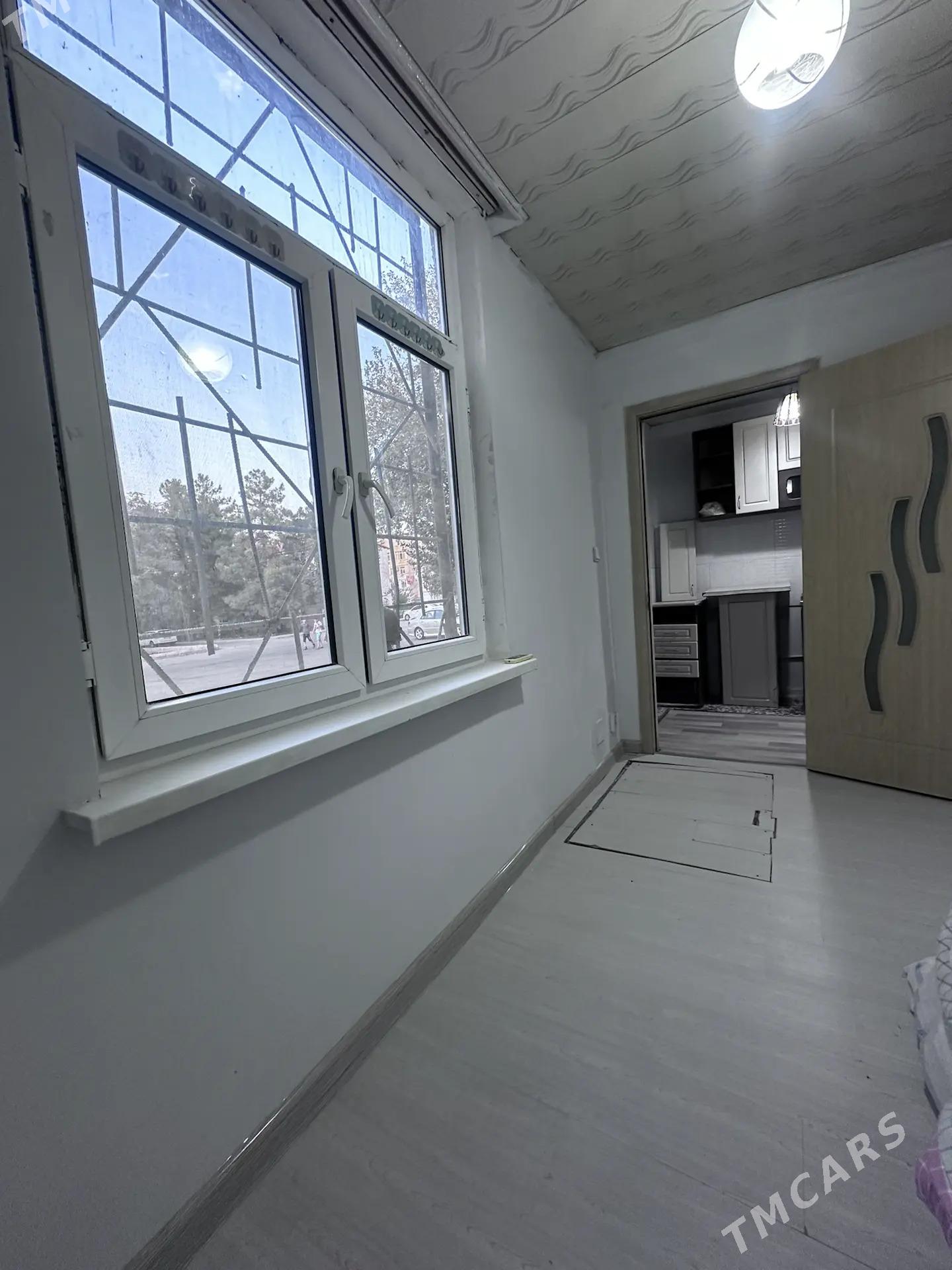 10 микр 2-х в 3-х ком 1 этаж - Aşgabat - img 3