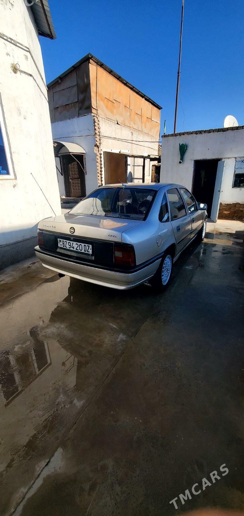 Opel Vectra 1990 - 22 000 TMT - Дашогуз - img 2