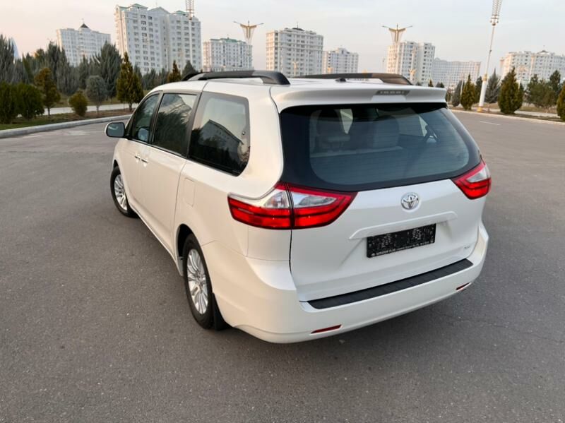 Toyota Sienna 2017 - 450 000 TMT - Aşgabat - img 10