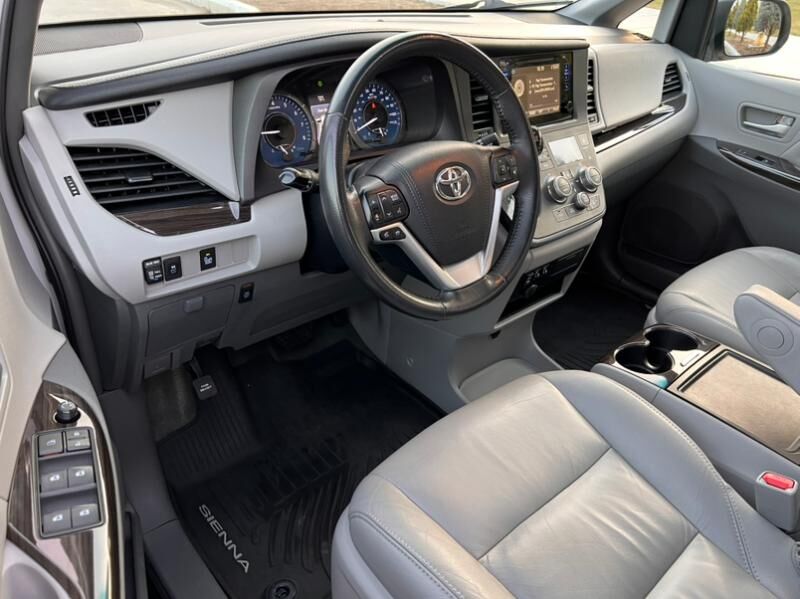 Toyota Sienna 2017 - 450 000 TMT - Aşgabat - img 8