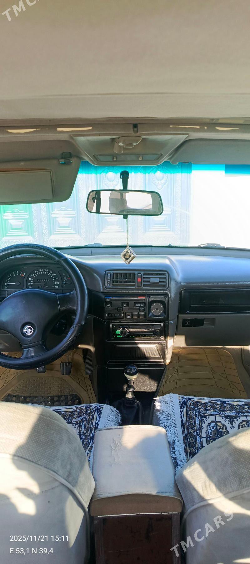 Opel Vectra 1992 - 43 000 TMT - Дашогуз - img 7