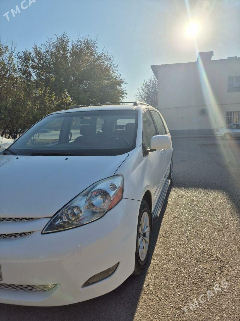 Toyota Sienna 2006 - 270 000 TMT - Район ст. Аэропорта, ул. Гагарина - img 3