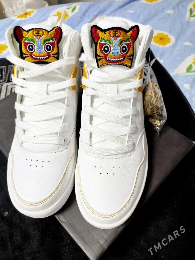 Krasofka oglan - Мир 2 - img 7