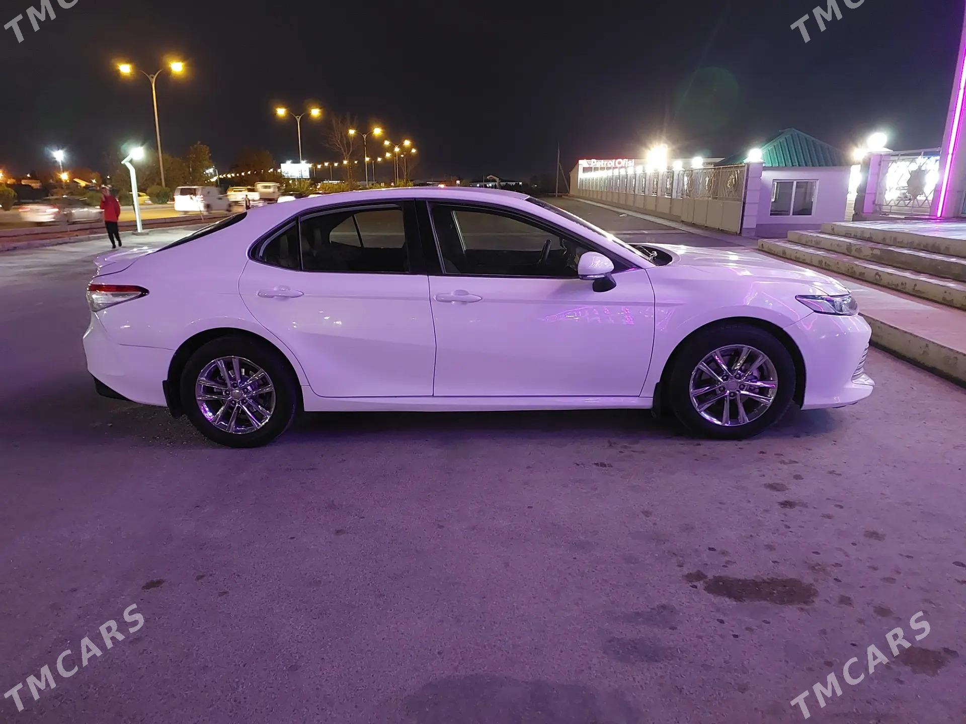 Toyota Camry 2019 - 280 000 TMT - Бузмеин - img 3