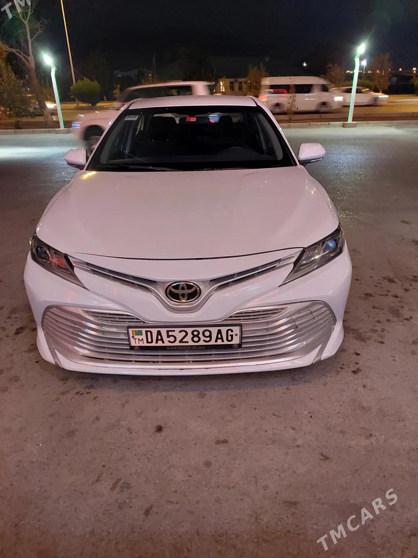 Toyota Camry 2019 - 280 000 TMT - Бузмеин - img 1