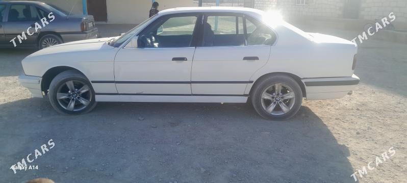 BMW 520 1993 - 35 000 TMT - Берекет - img 1