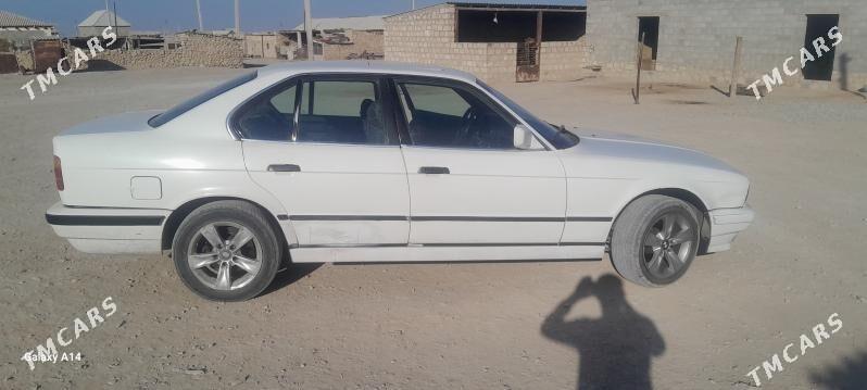BMW 520 1993 - 35 000 TMT - Берекет - img 3