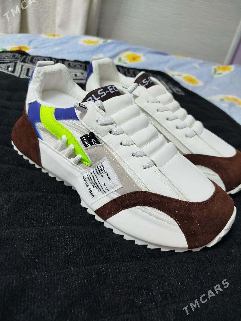 Krasofka oglan - Мир 2 - img 1