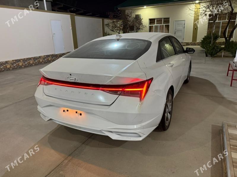 Hyundai Elantra 2022 - 215 000 TMT - Büzmeýin - img 3
