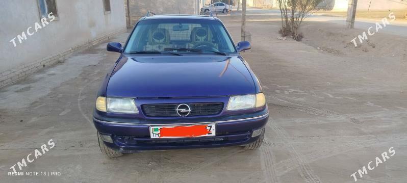 Opel Astra 1997 - 47 000 TMT - Гурбансолтан Едже - img 2