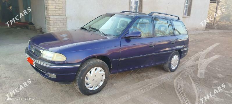 Opel Astra 1997 - 47 000 TMT - Гурбансолтан Едже - img 3