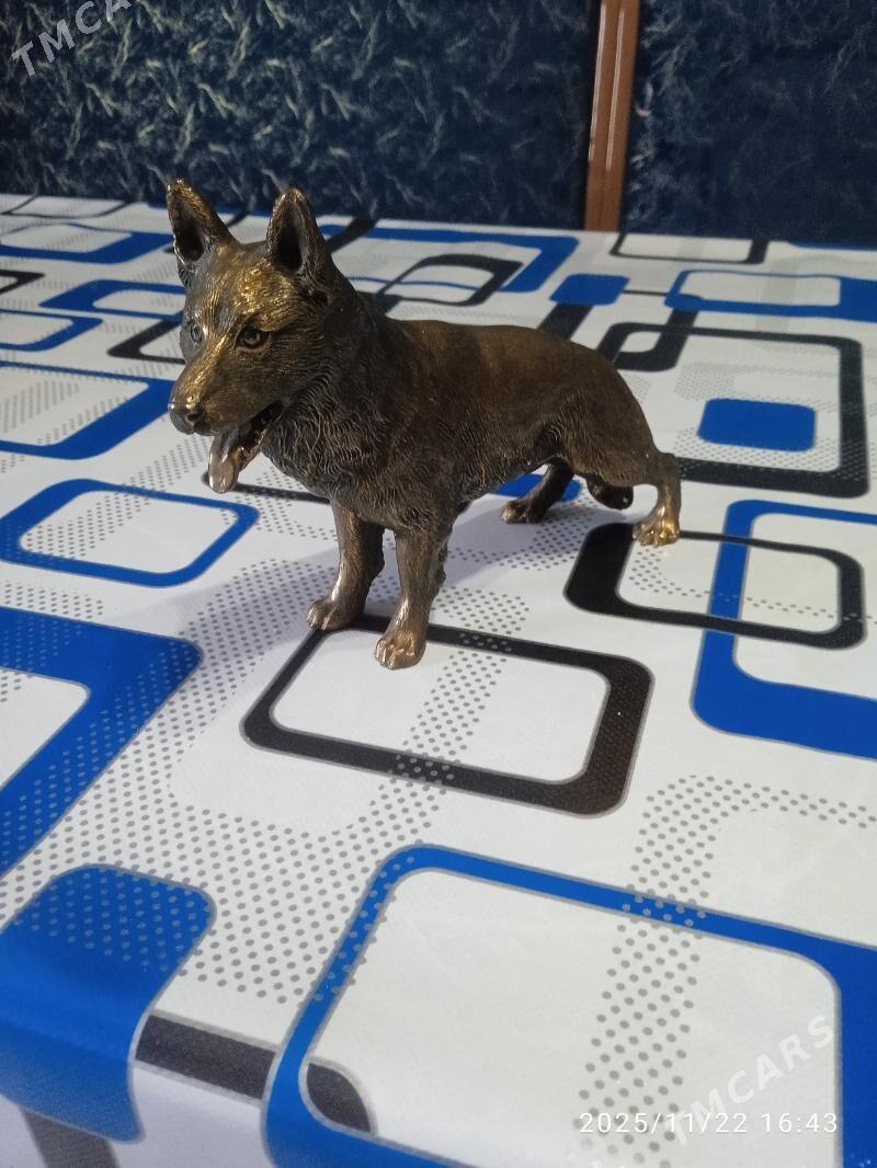 бронзовая статуэтка - Ашхабад - img 2