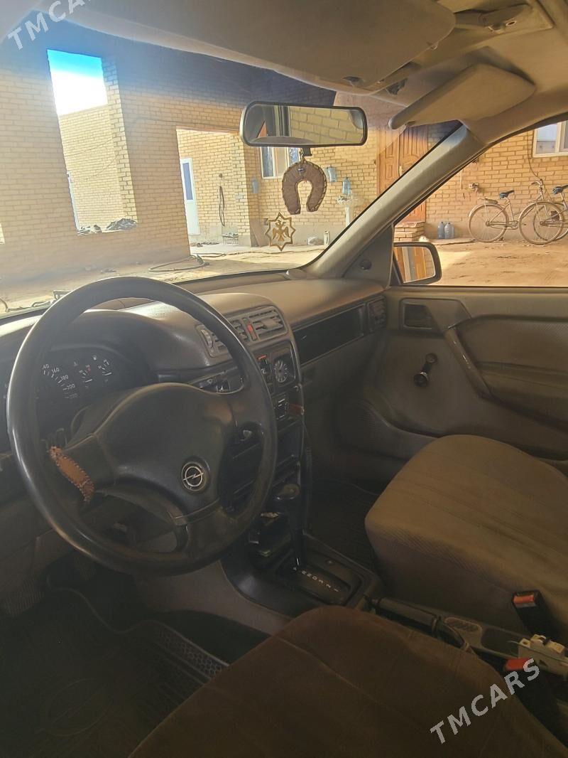 Opel Vectra 1990 - 40 000 TMT - Чарджоу - img 6