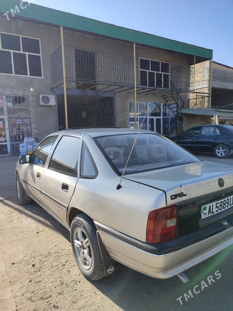 Opel Vectra 1990 - 40 000 TMT - Чарджоу - img 4