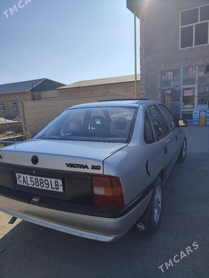 Opel Vectra 1990 - 40 000 TMT - Чарджоу - img 3