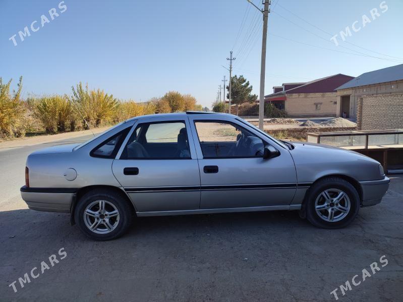 Opel Vectra 1990 - 40 000 TMT - Чарджоу - img 2