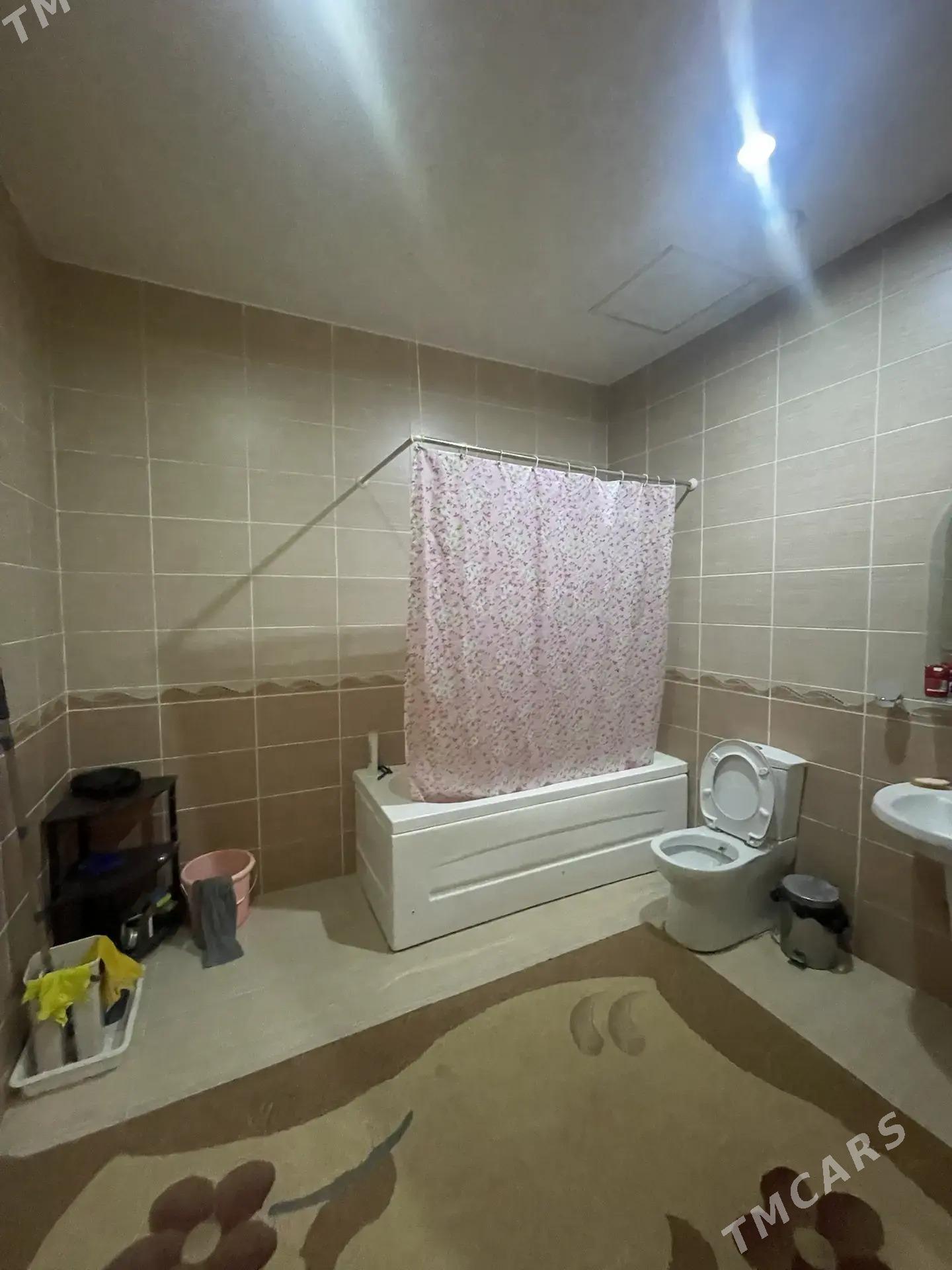 Maskowski Berkararyň gapdaly - ТРЦ "Беркарар" - img 9