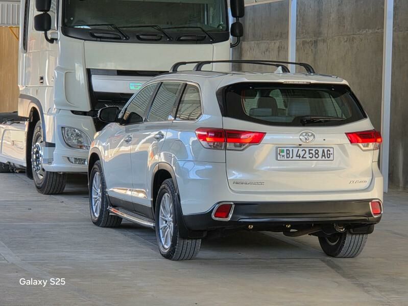 Toyota Highlander 2019 - 430 000 TMT - Ашхабад - img 3