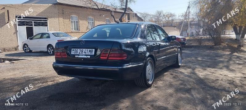 Mercedes-Benz E320 2000 - 135 000 TMT - Mary - img 2