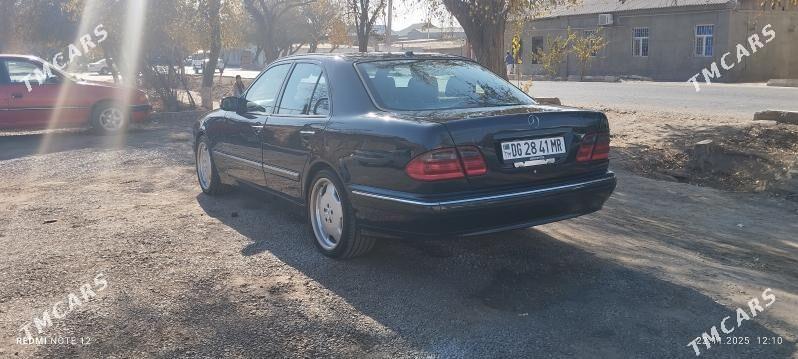 Mercedes-Benz E320 2000 - 135 000 TMT - Mary - img 4