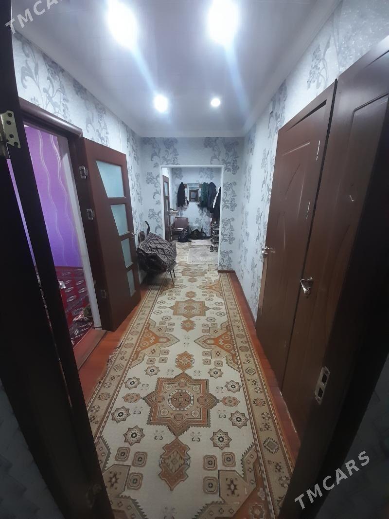 Микрорайон3 этаж3 ком. - Туркменбаши - img 4