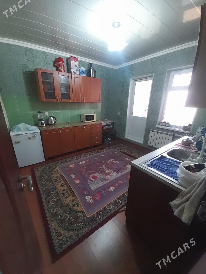 Микрорайон3 этаж3 ком. - Туркменбаши - img 1