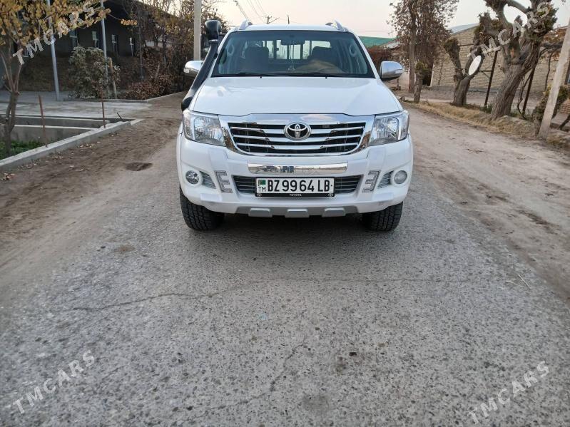 Toyota Hilux 2013 - 400 000 TMT - Saýat - img 1