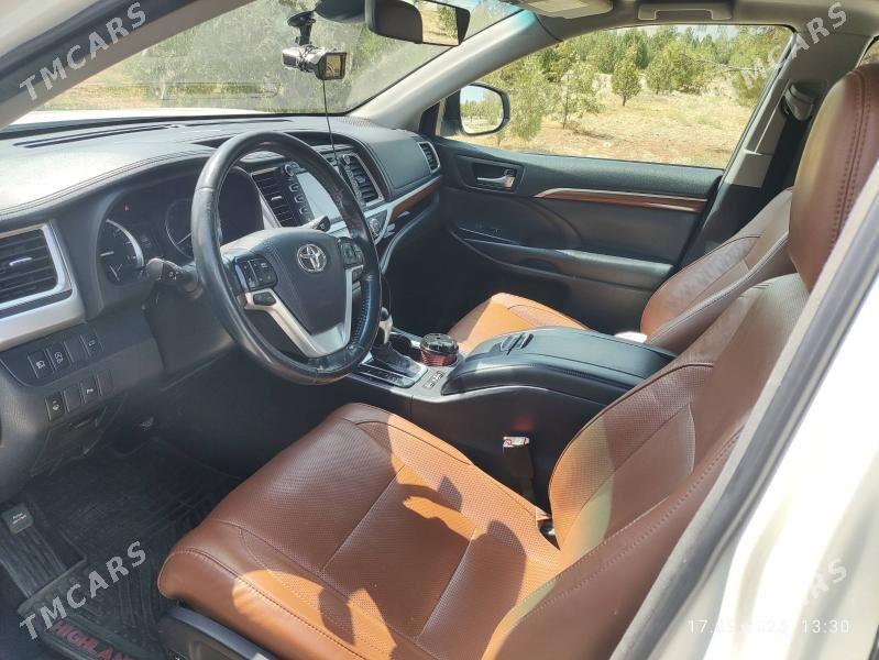 Toyota Highlander 2018 - 500 000 TMT - Podwoýski köç. (Bitarap Türkmenistan şaýoly) - img 3