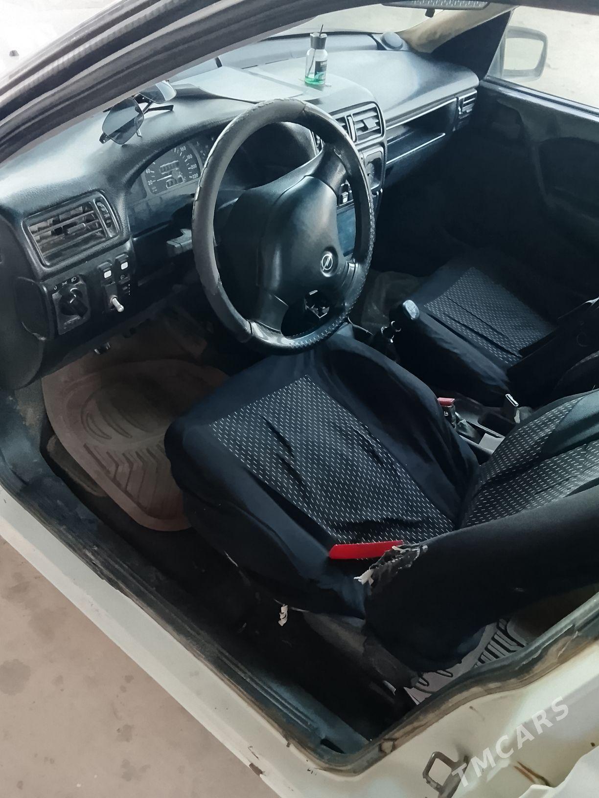 Opel Vectra 1990 - 25 000 TMT - Ak bugdaý etraby - img 5
