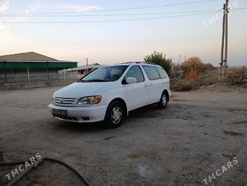 Toyota Sienna 2002 - 170 000 TMT - Halaç - img 7