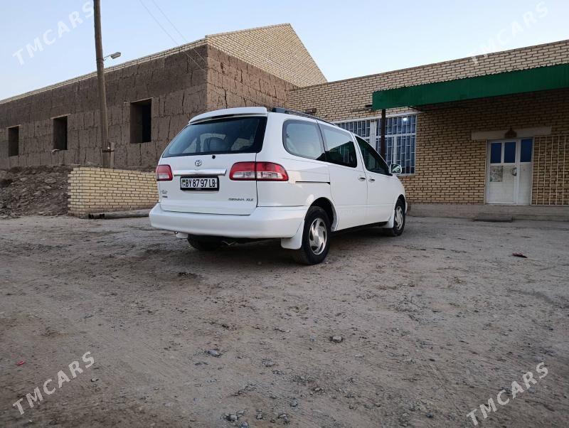Toyota Sienna 2002 - 170 000 TMT - Halaç - img 4
