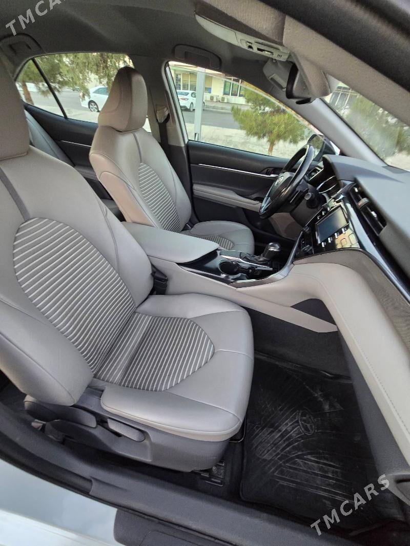 Toyota Camry 2019 - 290 000 TMT - 11 мкр - img 3