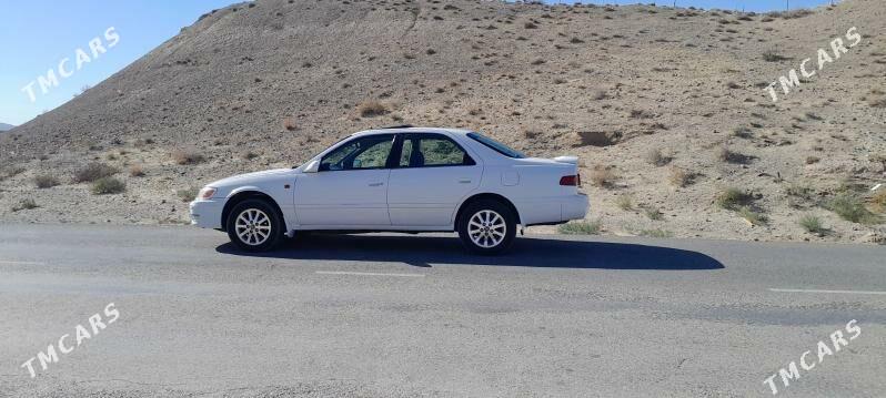 Toyota Camry 2001 - 140 000 TMT - Gyzylarbat - img 3