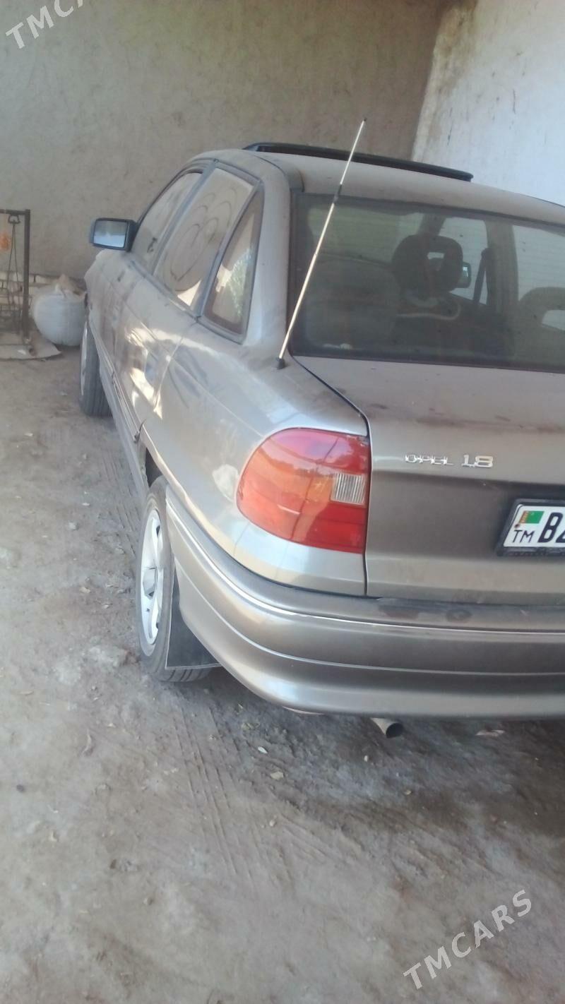 Opel Astra 1992 - 50 000 TMT - Болдумсаз - img 3