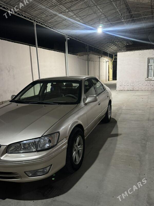 Toyota Camry 2000 - 125 000 TMT - Байрамали - img 2