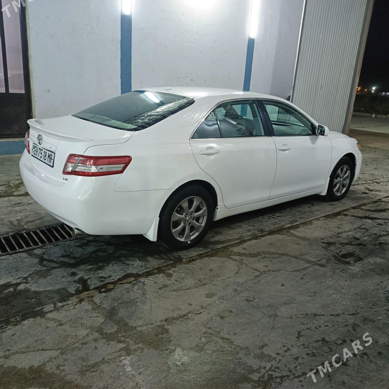 Toyota Camry 2010 - 187 000 TMT - Baýramaly - img 2