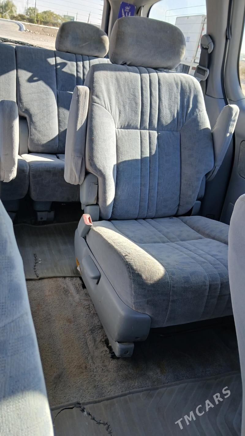 Toyota Sienna 2002 - 133 133 TMT - Теджен - img 4