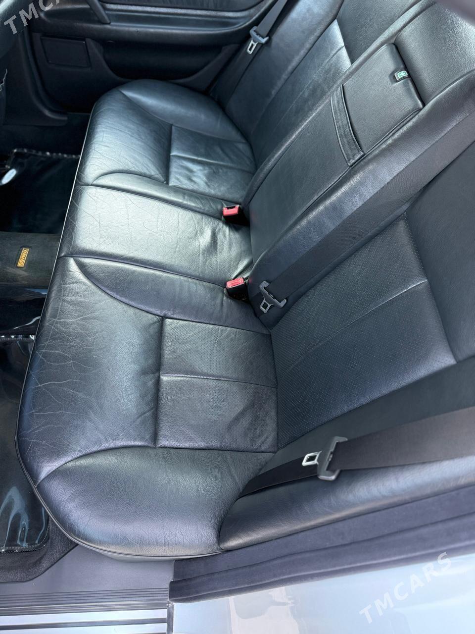 Mercedes-Benz E320 2000 - 145 000 TMT - Мары - img 4