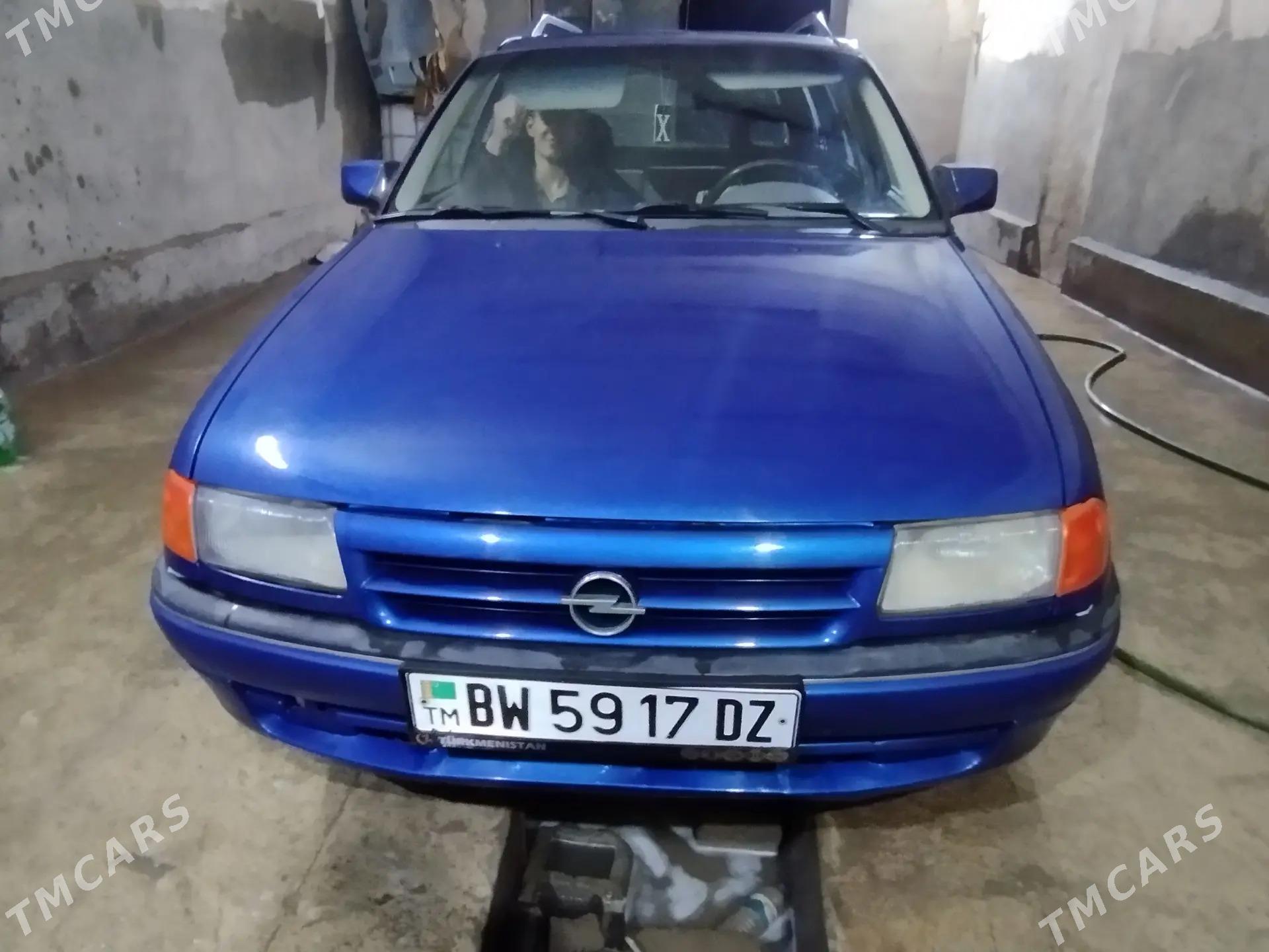 Opel Astra 1992 - 30 000 TMT - Гурбансолтан Едже - img 5