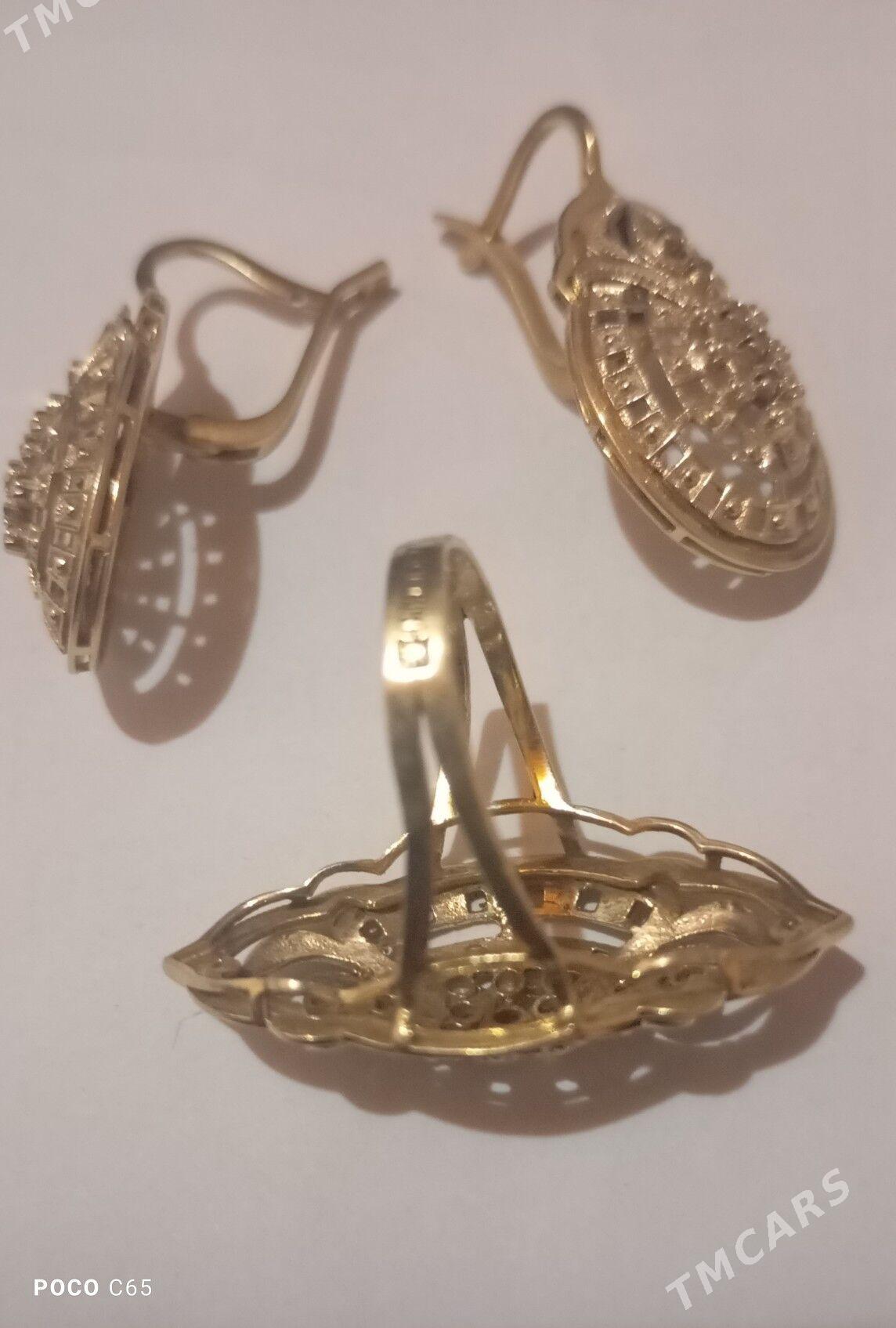 Gyzyl komplekt - Анев - img 3