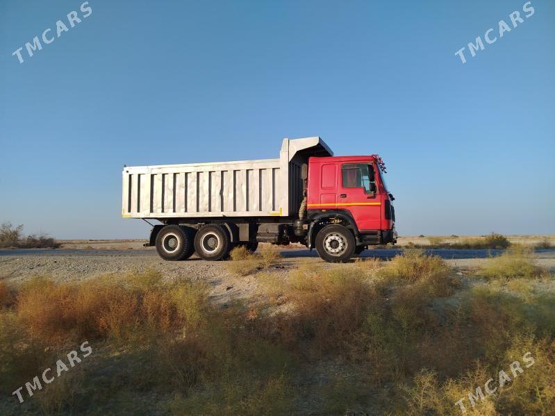 Howo Sinotruk 2010 - 320 000 TMT - Esenguly - img 1