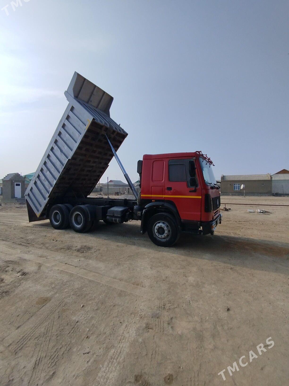 Howo Sinotruk 2010 - 320 000 TMT - Esenguly - img 2