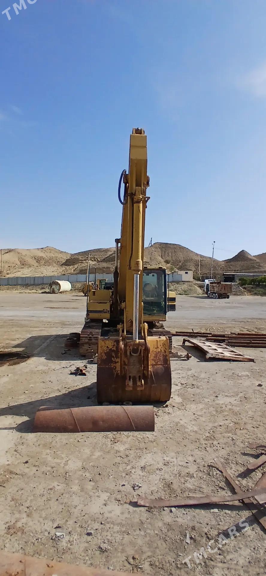 Caterpillar Excavator 2013 - 1 372 000 TMT - Махтумкули - img 1