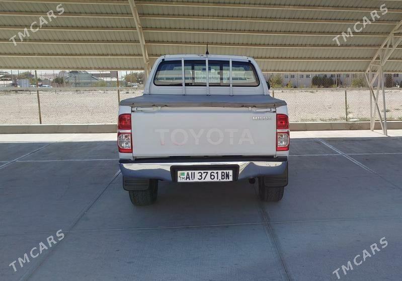 Toyota Hilux 2013 - 360 000 TMT - Balkanabat - img 3