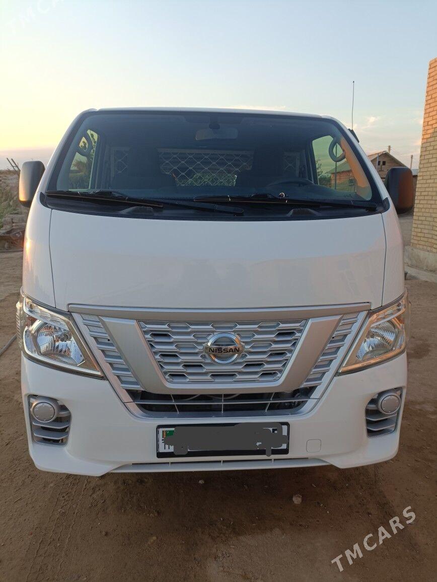 Nissan Urvan 2020 - 350 000 TMT - Darganata - img 1