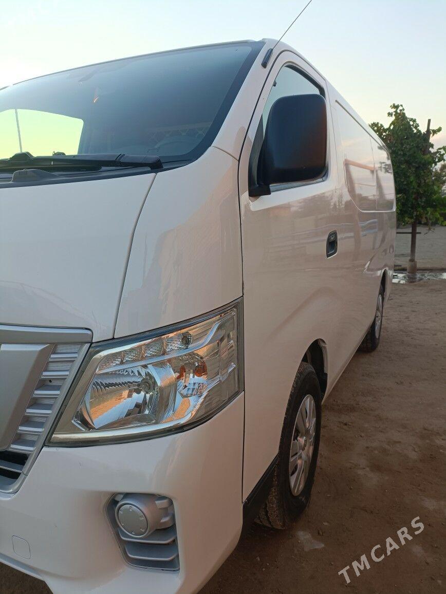 Nissan Urvan 2020 - 350 000 TMT - Darganata - img 2